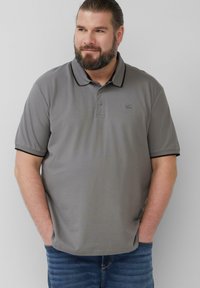 Unausgewählt, grau meliert