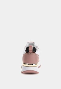 Guess KYNNETH - Sneakers basse - mehrfarbe rose