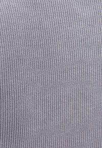 WASHED NECK SINGLET - Top - ultimate gray