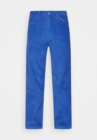 Pantalon en velours côtelé bleu avec une coupe droite, doté de poches avant, d'un bouton en métal et de côtes verticales texturées.