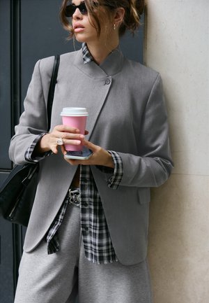 Stradivarius, ASYMMETRIC BLAZER - Manteau court - multi-coloured
