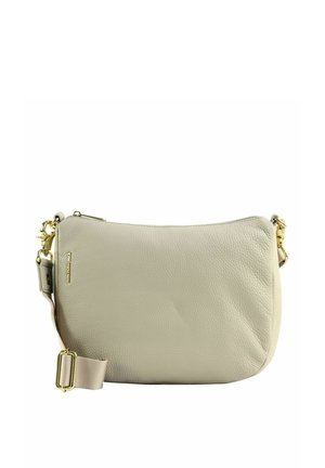 Sac à bandoulière en cuir beige clair avec ferrures dorées, bandoulière en tissu réglable et fermeture zippée.