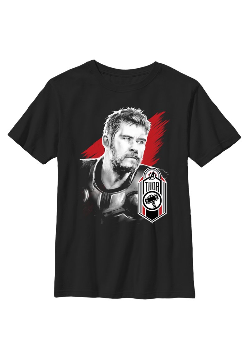 Černé tričko s stylizovanou grafikou muže s vousy a krátkými vlasy, doplněné červenými štětcovými tahy a logem Thora.