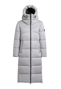 Cappotto piumino grigio con colletto alto e cappuccio regolabile. Presenta una zip frontale completa e due tasche laterali, con una texture trapuntata.