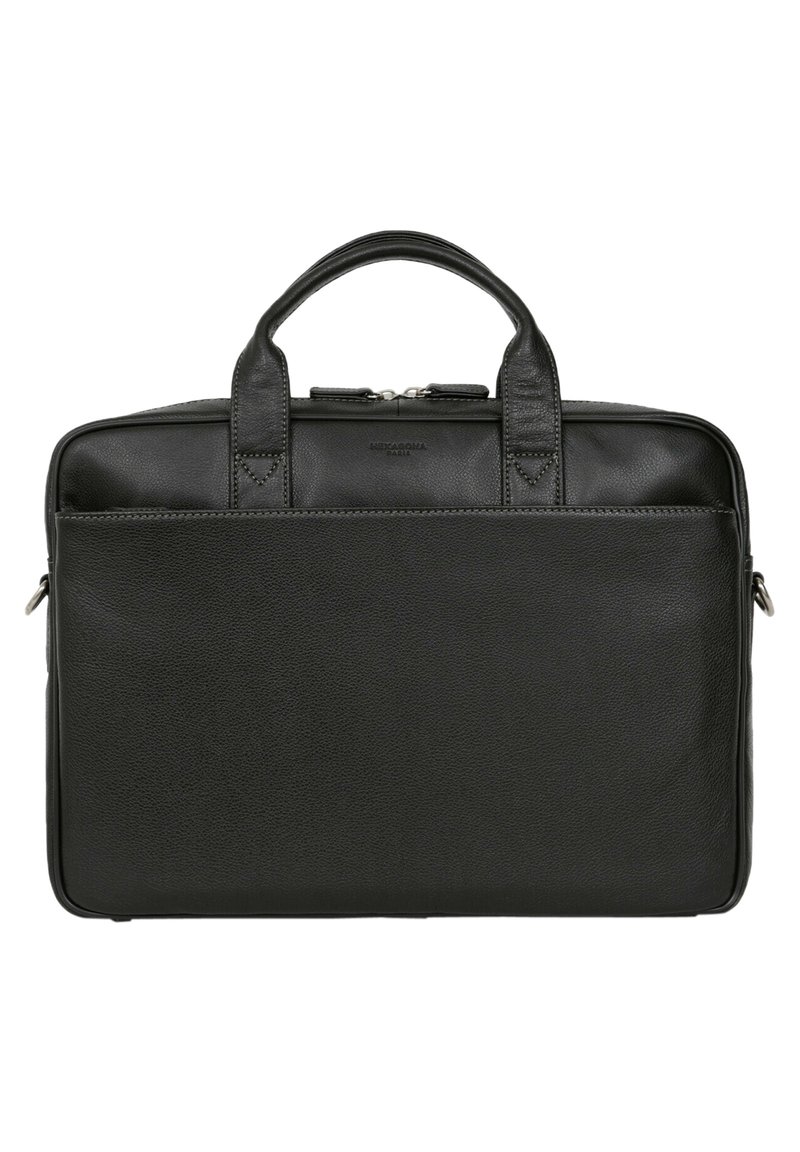 Zwarte leren aktetas met dubbele handgrepen bovenaan, ritssluiting en een textuur oppervlak. Minimalistisch ontwerp met subtiele branding aan de voorkant.