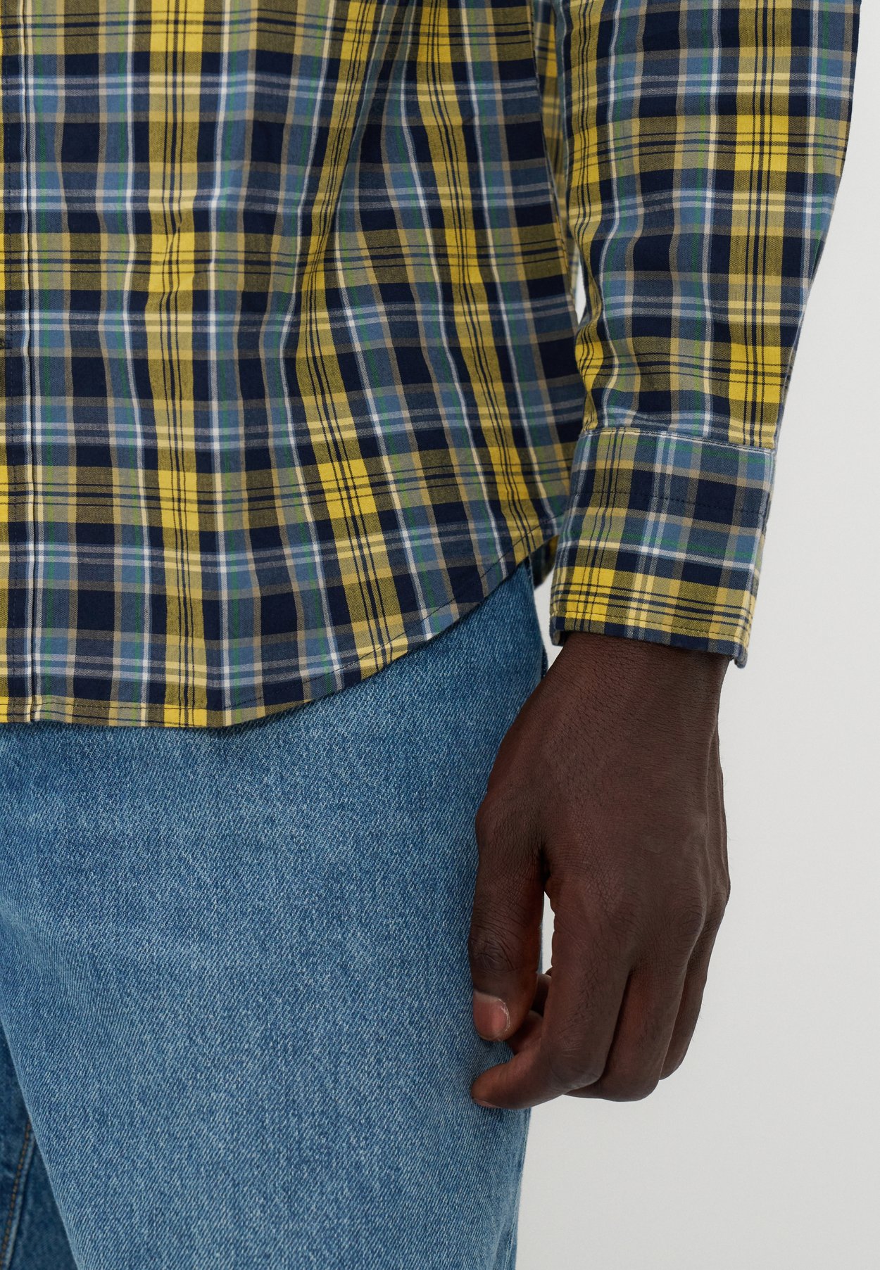 REGULAR FIT ARCHIVE