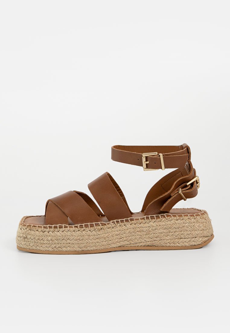 ALOHAS Sandalen met plateauzool cognac