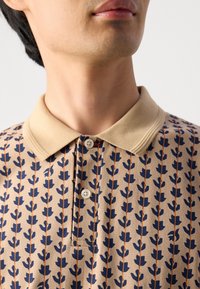 Scotch & Soda MICRO ALLOVER PRINT REGULAR FIT - Poloshirt - tannin