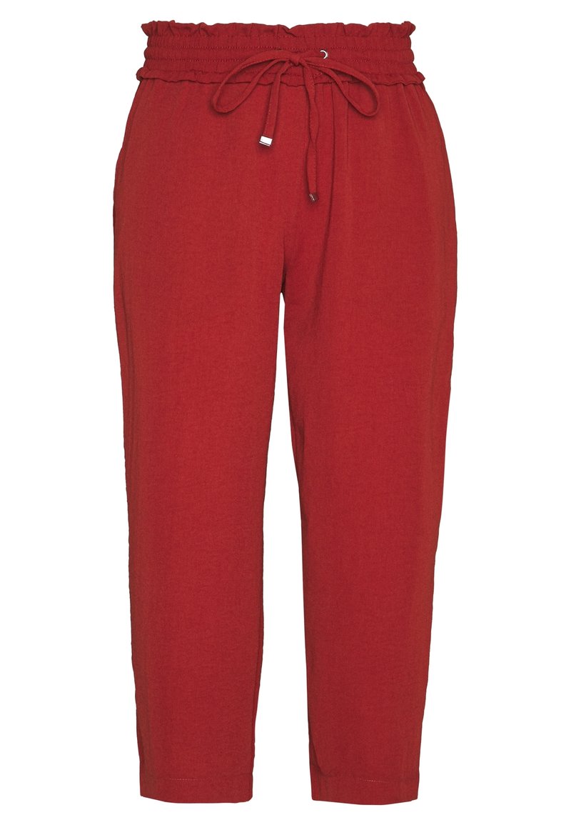 Punaiset, kevyet pellavasekoitetekstiilistä valmistetut housut, joissa on joustava vyötärö, säädettävä nauha ja käännetyt nilkat. Minimalistinen muotoilu ilman kuvioita.