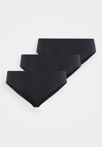 Tre mutande donna hipster nere senza cuciture disposte in pila sfalsata su uno sfondo bianco.