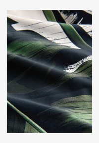 Sélectionné, black green leaf