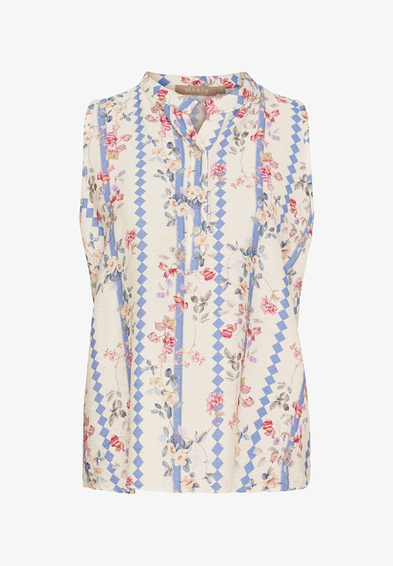 Ærmeløs bluse i let stof med et blomstermønster i pink og blå nuancer på en cremefarvet baggrund, med krave og knapstolpe.