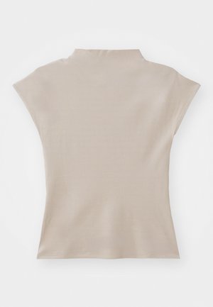 Beige, kurzärmeliges Oberteil mit hohem Kragen und taillierter Silhouette. Glatte Textur mit einem dezenten Glanz. Keine sichtbaren Muster oder Hardware.