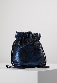 Pieces Handväska - blue