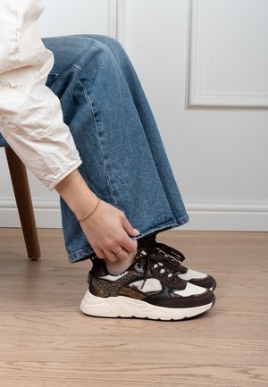 Posh by Poelman, POSH BY POELMAN CARO DAMES SNEAKERS. - Baskets basses - brown