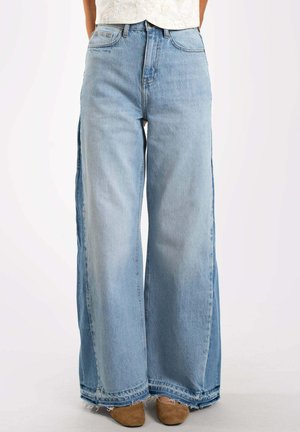 CON DETALLE EN LA PERNERA - Wide Leg - azul