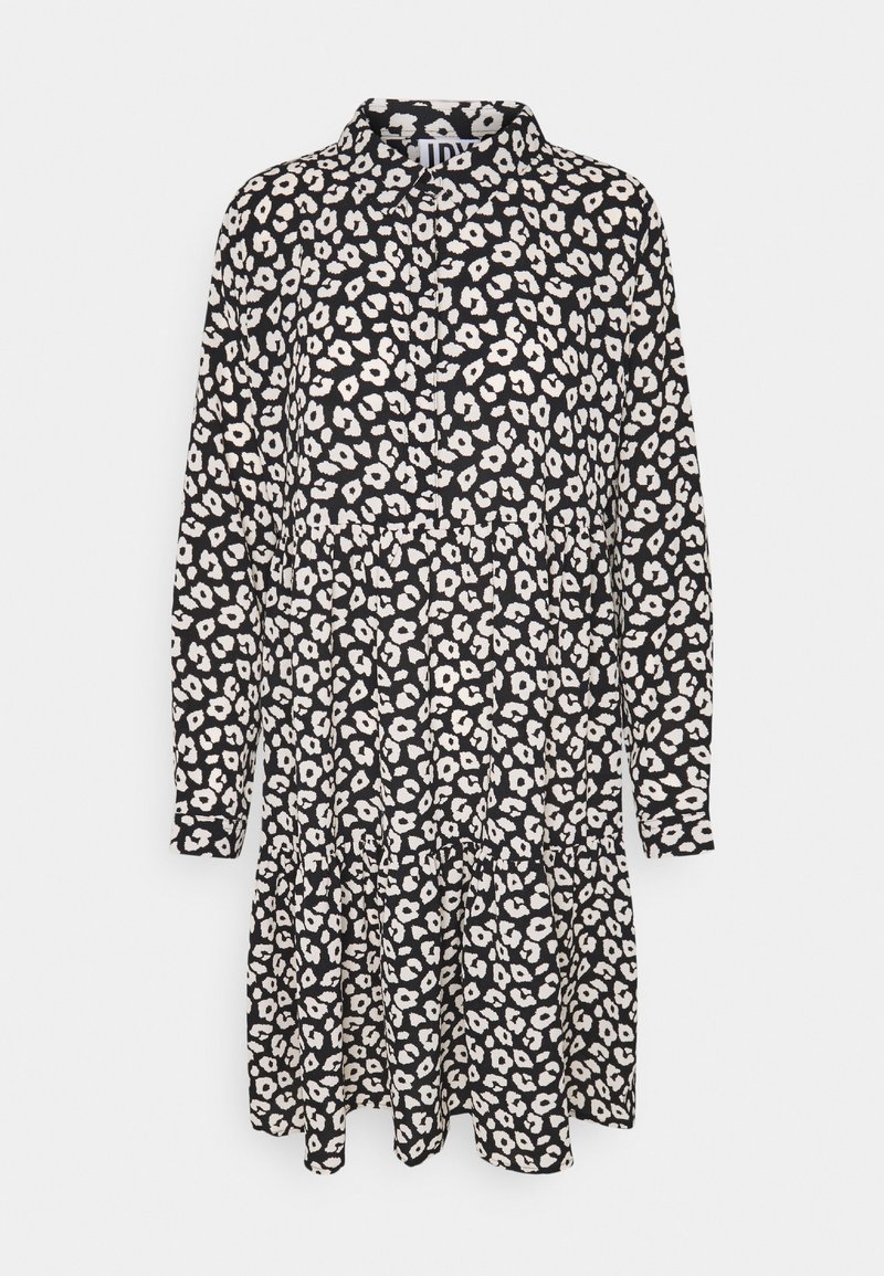 Robe noire à manches longues avec imprimé floral abstrait blanc, boutonnée à l'avant, taille froncée et col classique.