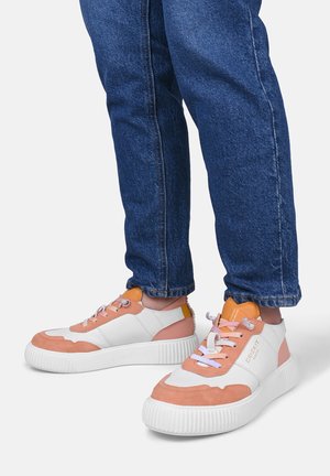 OAKLI - Sneakers laag - weiß orange