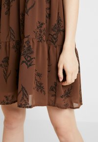 Vero Moda Vestito casual - brown