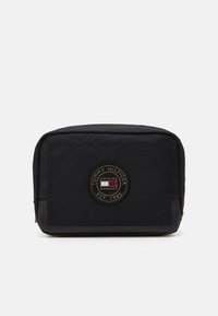 Tommy Hilfiger TEXTURE BLOCK WASHBAG UNISEX - Vrecko na pranie - black