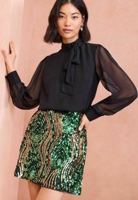 Love & Roses SEQUIN - REGULAR FIT - Trapecinis sijonas - green