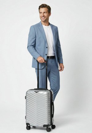 Redolz, ESSENTIALS 18 2.0 4 ROLLEN KABINENTROLLEY S 55 CM MIT DEHNFALTE UNISEX - Trolley - silver-coloured