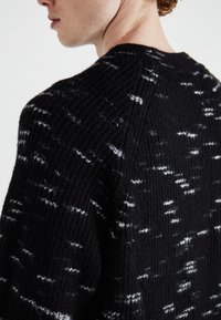 Weekday NORMAN RELAXED RAGLAN - Пуловер - black melange