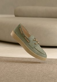 Επιλέχθηκε, pine/steppa