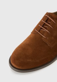 Calvin Klein ESS - Zapatos de vestir con cordones - brown