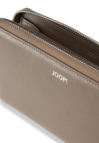 JOOP! SOFISTICATO MELETE - Monedero - grau braun