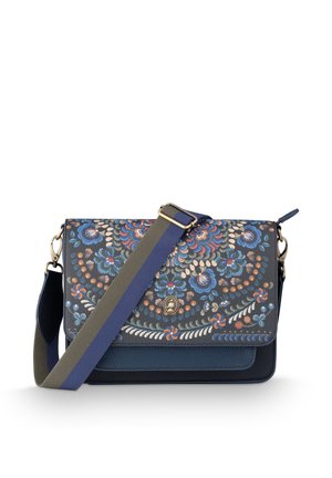 Blauwe leren crossbodytas met meerkleurige bloemrijke borduring en een verstelbare blauw-groene gestreepte stoffen band.
