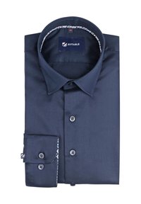 Donkerblauwe dress-shirt met een klassieke kraag en knoopsluiting aan de voorkant. De manchet heeft een gemêleerd accent. De stof heeft een gladde textuur. Merklabel zichtbaar.