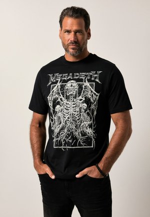 Camiseta de algodón negra con un diseño gráfico blanco de una figura esquelética y detalles intrincados. Mangas cortas y escote redondo.