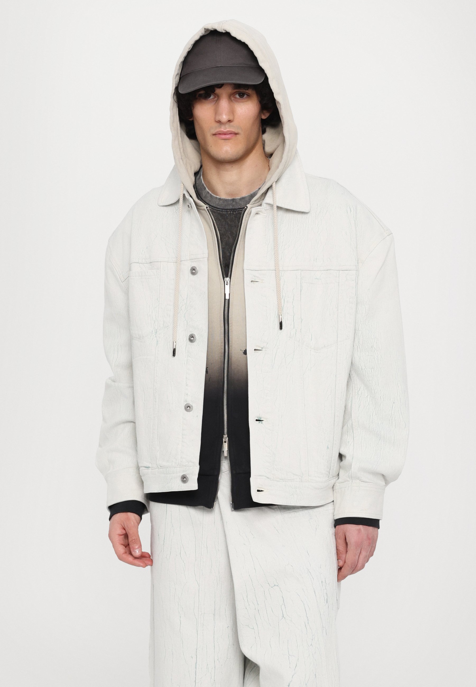 ジャケット・アウター 00s White denim jacket swag y2k Urbano Fashion Men's White Regular Fit Washed Full Sleeve Denim
