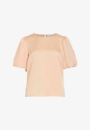 Világos őszibarack színű blúz rövid, fodros ujjakkal és kerek nyakkivágással, apró gombos záródással a hátulján.