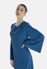 Elara ABAYA - Robe longue - blau