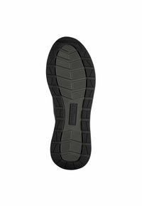 Černá gumová podrážka s texturovaným vzorem s cikcak vroubkováním, obsahující logo a označení velikosti, navržena pro trakci a odolnost.