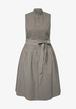 Bezramenné šaty ze šedé látky s květinovým vzorem. Mají vysoký límec, knoflíkovou légu a sukni s páskem a plisováním, zdobenou pruhovanými akcenty.