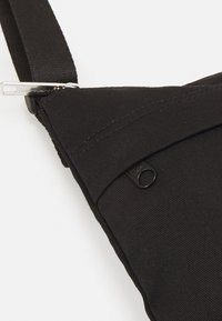 Carhartt WIP NEWHAVEN SHOULDER BAG UNISEX - Torba preko tijela - black