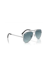 Occhiali da sole aviator in metallo con lenti polarizzate grigio scuro, montatura argentata e dettagli in nero sulle aste. Puntali testurizzati per una presa migliore.