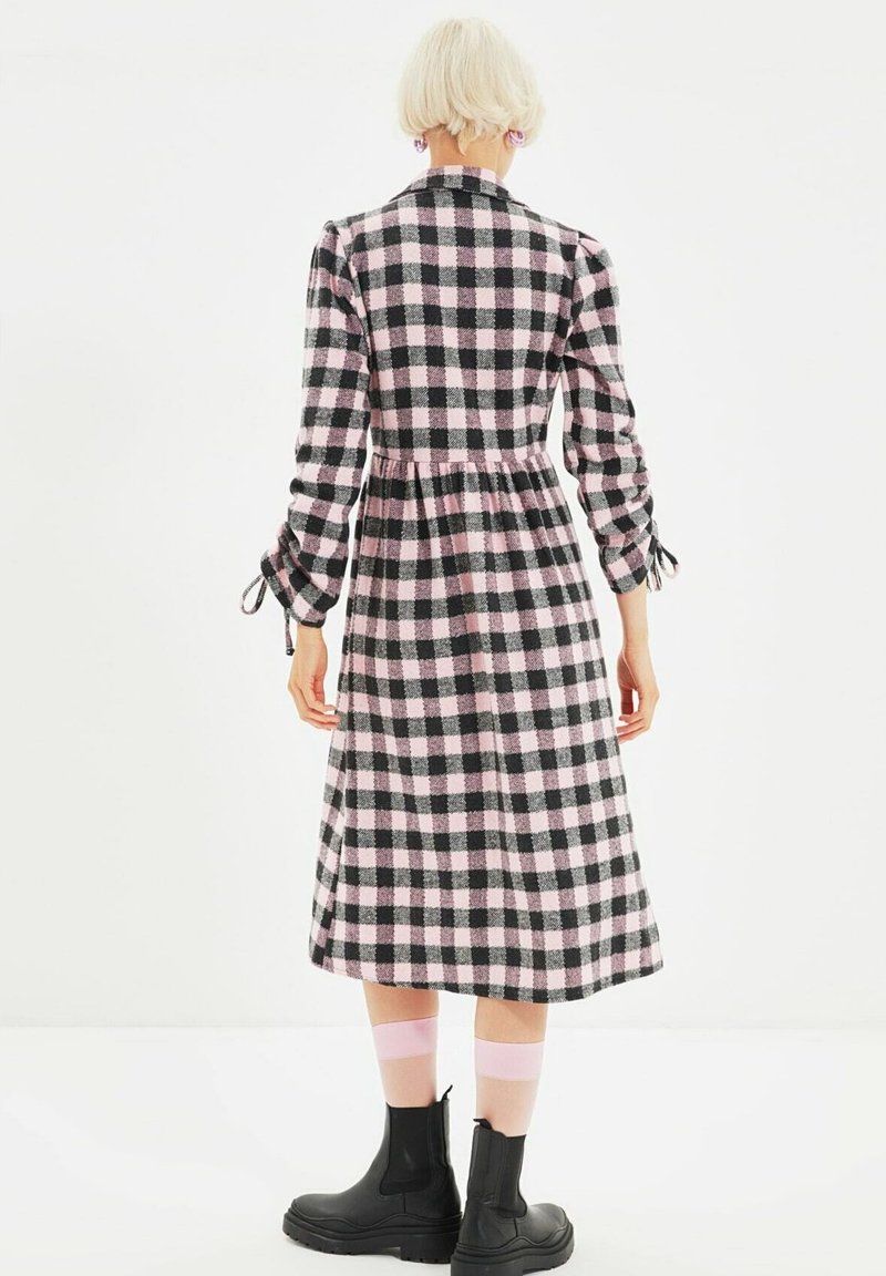 Damen Freizeitkleider | Trendyol Freizeitkleid pink - PP88425 Damen Freizeitkleider | Trendyol Freizeitkleid pink - PP88425