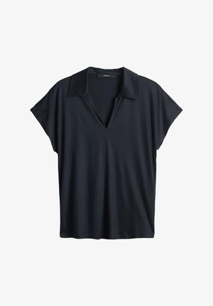 Navyblauwe polo met korte mouwen, gemaakt van een zachte, lichte stof, met een V-halslijn en een gestructureerde kraag. Soepele textuur, ontspannen pasvorm.