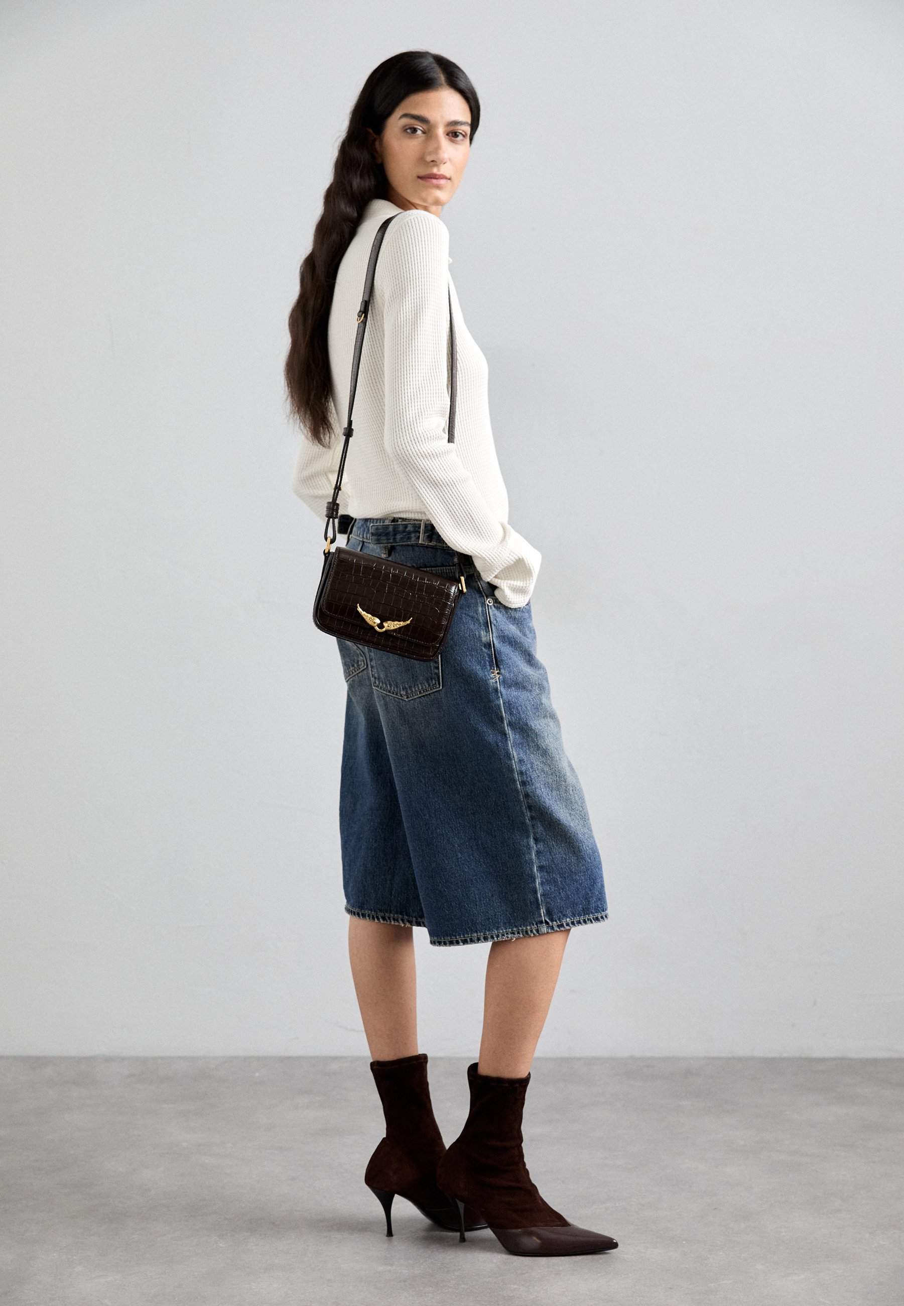 Zadig & Voltaire LE ZAZI EMBOSSED CROCO - Cross body bag - wood