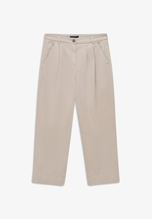 Beige Hose mit hohem Bund, vorderen Falten, Seitentaschen, Gürtelschlaufen und einem Knopfverschluss an der Taille.