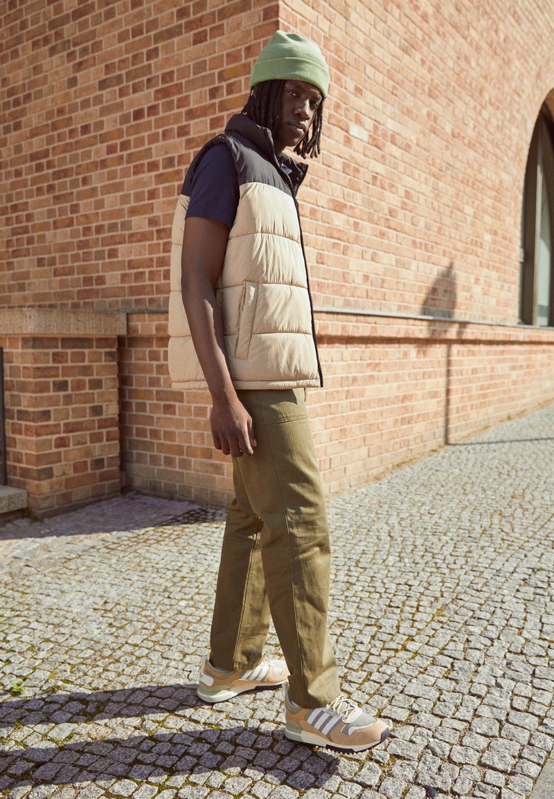 adidas Originals ZX 700 HD UNISEX - Sapatilhas - beige