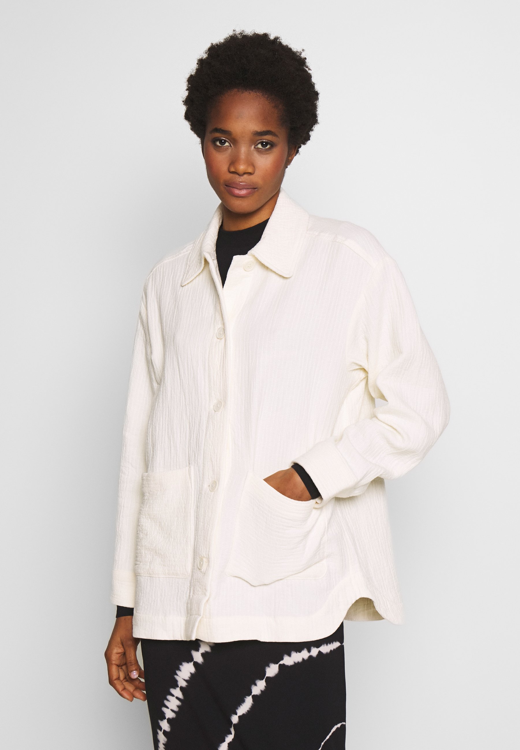 Weekday CRYSTAL INDOOR JACKET Korte jassen off white Weekday CRYSTAL INDOOR JACKET Korte jassen off white