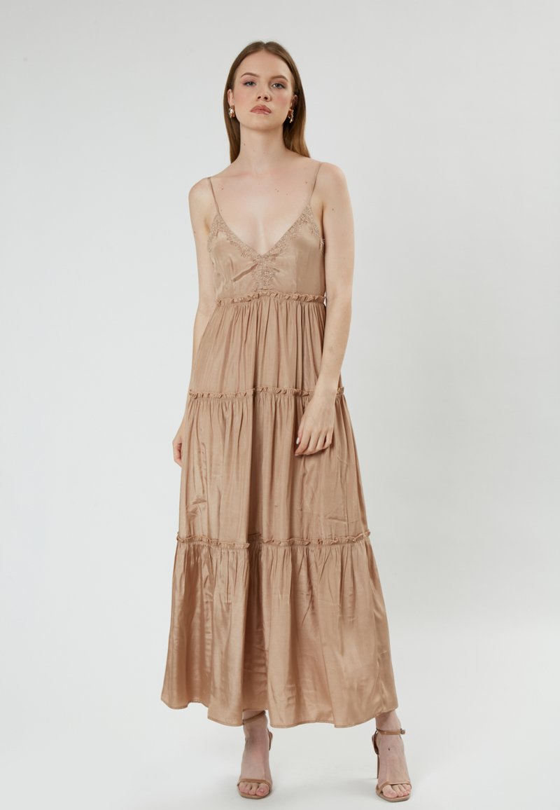 INFLUENCER Maxikleid - camel