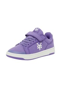 Zapatillas moradas con parte superior de tela, logo blanco, cuello acolchado y cierre de cordones, con una correa de velcro y una mediasuela blanca.