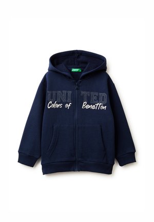 Dunkelblauer Kapuzenpullover mit Reißverschluss vorne, zwei Fronttaschen und dem weißen Schriftzug "UNITED Colors of Benetton". Mit gerippten Bündchen und Saum.