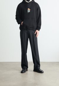 HUGO Felpa con cappuccio - black